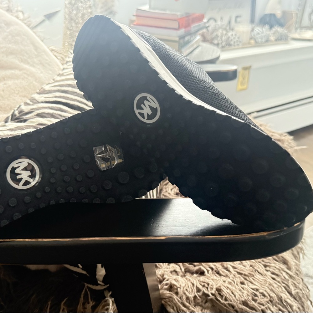 NIB! Michael Kors Black and White Slip-On Sneakers 7.5 - Picture 4 of 6
